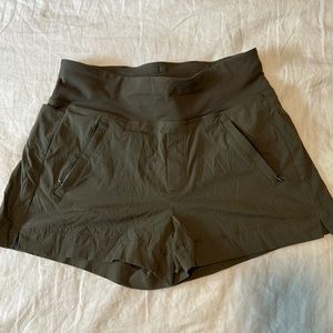 Athleta Trekkie North Short